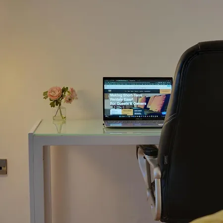 Stylish 2 Bed 18 - Centre, Free Parking, Espresso Machine & Netflix - Hosted By Host Save *