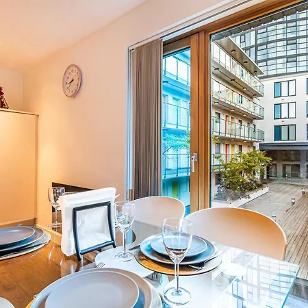 Apartment Stylish 2 Bed 18 - Centre, Free Parking, Espresso Machine & Netflix - Hosted By Host Save *