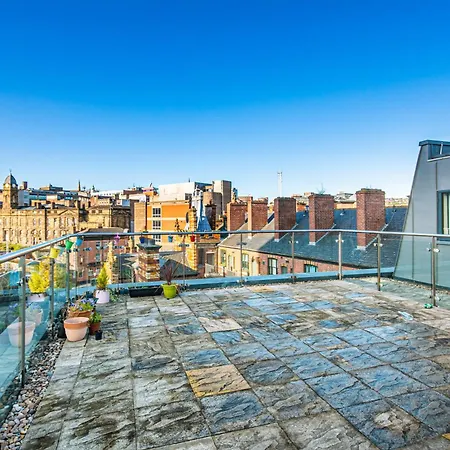 Stylish 2 Bed 18 - Centre, Free Parking, Espresso Machine & Netflix - Hosted By Host Save *
