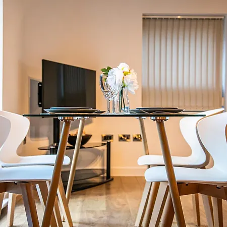 Stylish 2 Bed 18 - Centre, Free Parking, Espresso Machine & Netflix - Hosted By Host Save Apartment Sheffield